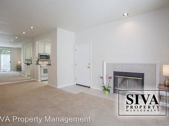 2nd image of 902 Goose Lake Ct