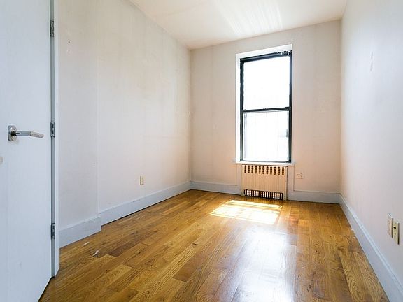5th image of 1418 Putnam Ave #2LF