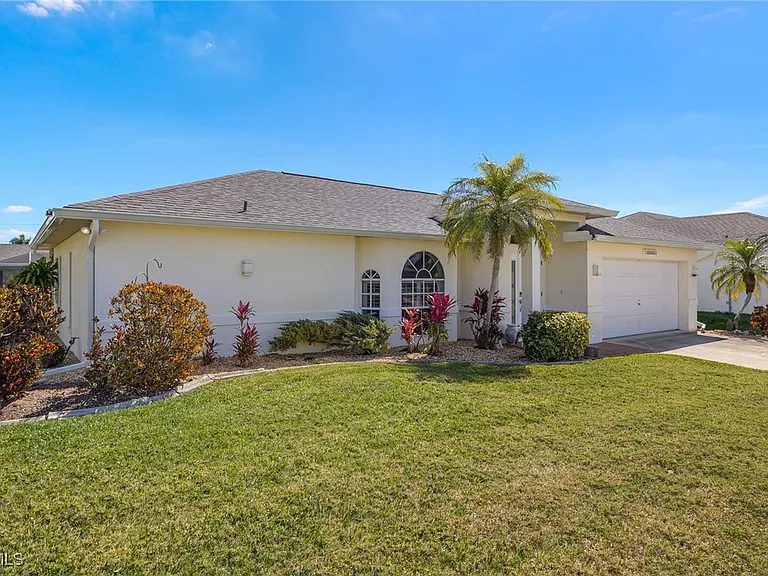 2305 SW 19th Pl — Photo 14