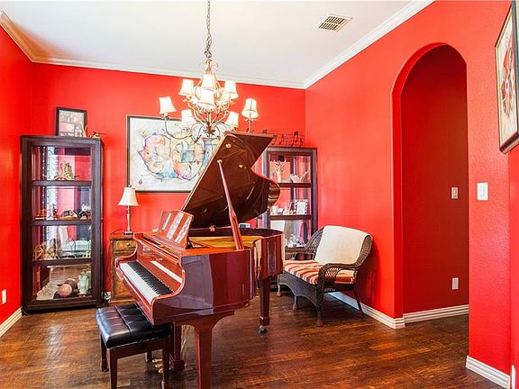 2nd image of 1119 Arbor Park Dr