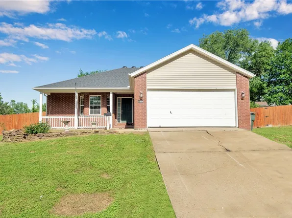 814 S Parkwood Dr, Fayetteville, AR 72701