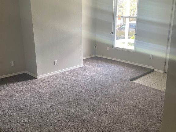 2nd image of 1524 National St #1B-1BA-700SQFT