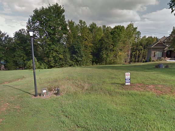 3rd image of 208 Riverchase Ln