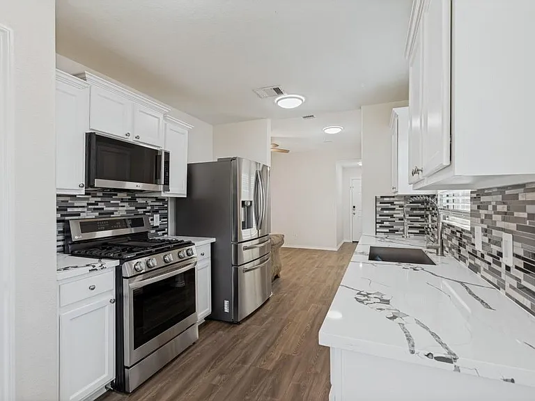 1235 Blue Hazel Ct — Photo 12