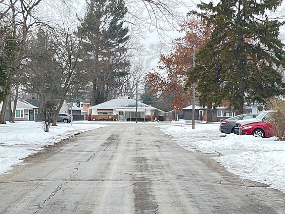 5th image of 406 Neosho St