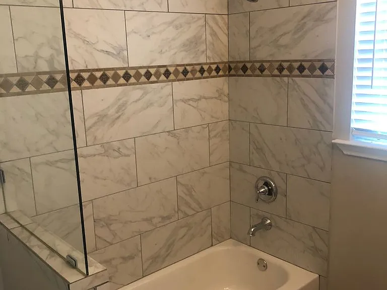 1012 E Oak St — Photo 14