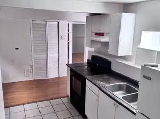 5349 Joyce St #1A, Vancouver, BC V5R4H3