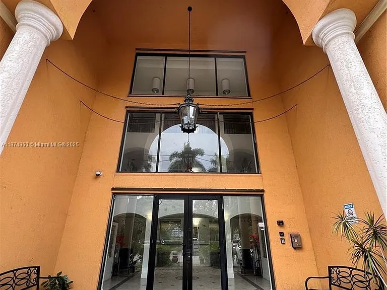 9300 Fontainebleau Blvd #E101 — Photo 5