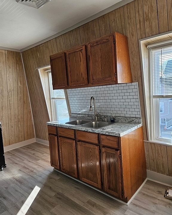 1st image of 123 Smith St APT 3