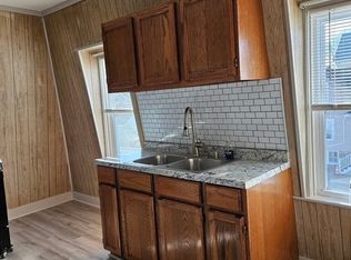 123 Smith St APT 3, Fall River, MA 02721