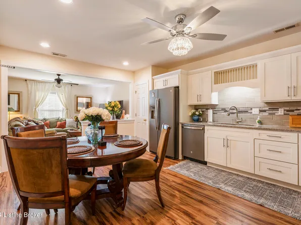 7622 Stovall Pl, Louisville, KY 40228