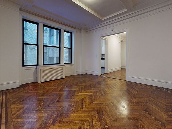 3rd image of 200 W 58th St APT 9C