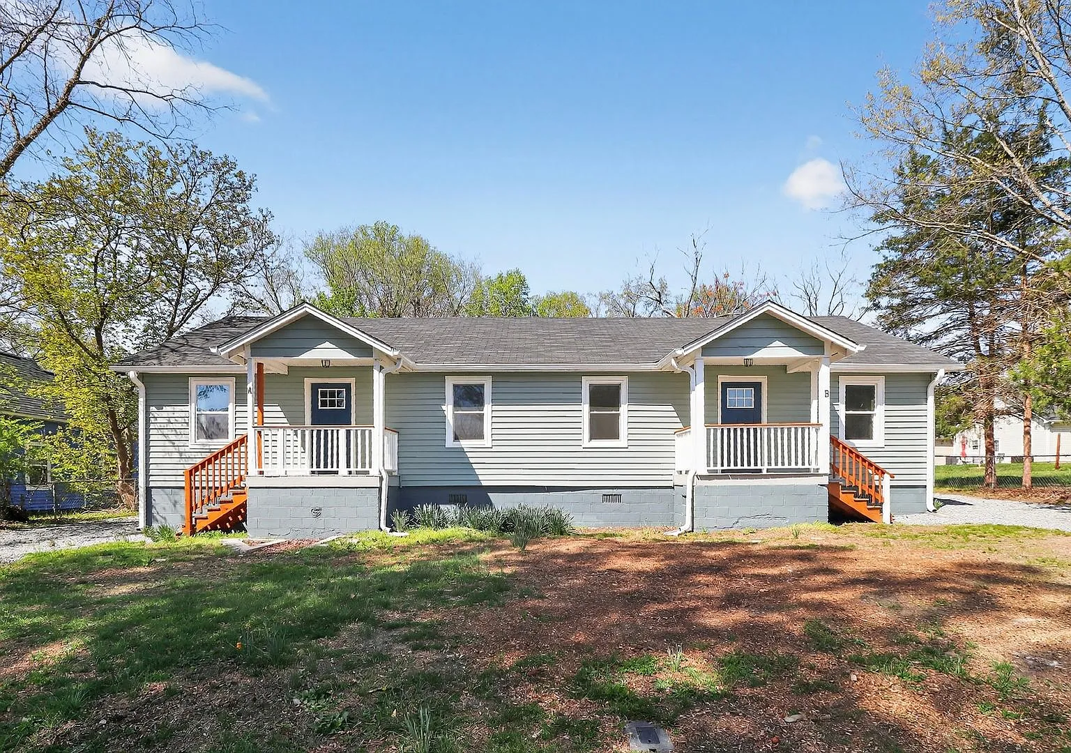 Fully renovated 2 bedroom/ 1 bathroom duplex walking distance to downtown Bessemer City! — Photo 3