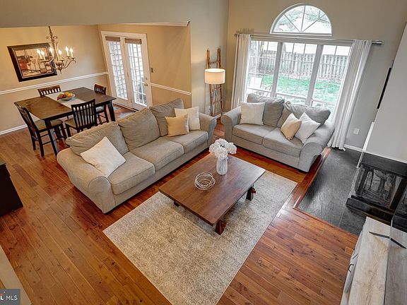 5th image of 233 Rumford Ct