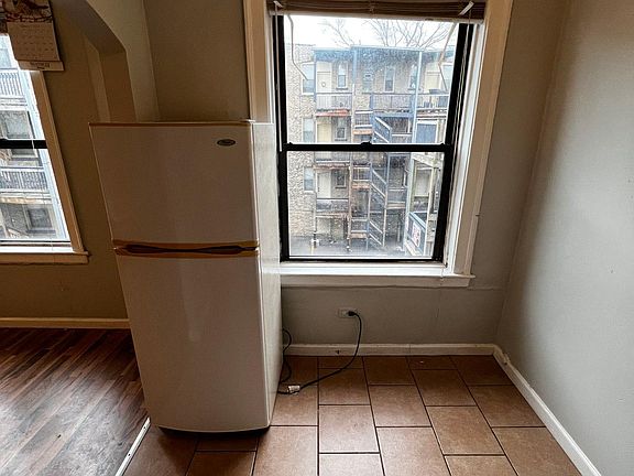 4th image of 1712 W Estes Ave APT 204