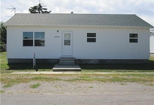 1st image of 208 E Hoffman St