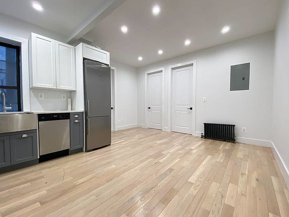 2nd image of 526 W 139th St #2D