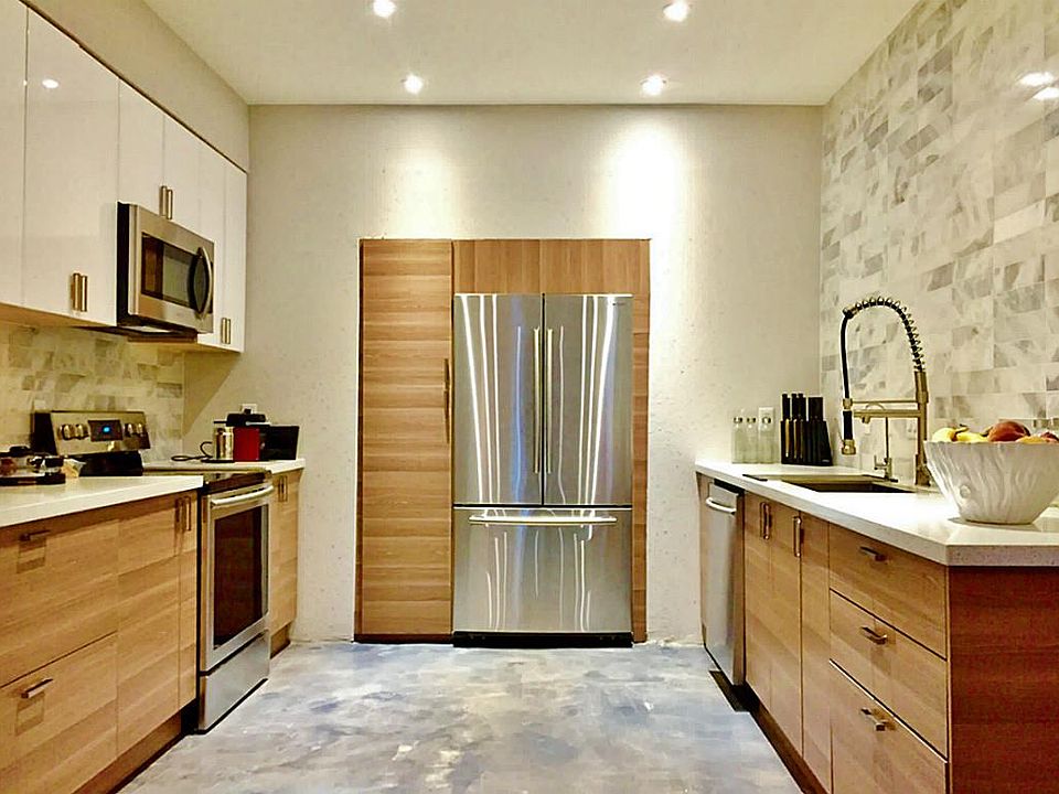 1st image of 1300 Augusta Dr APT 13