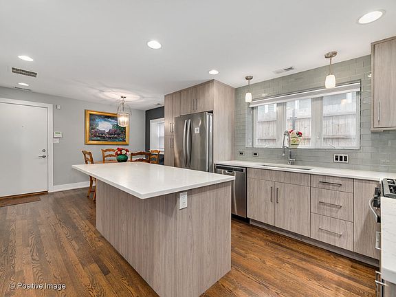 3rd image of 3720 N Kedvale Ave