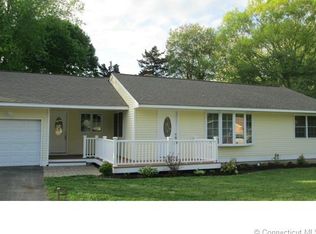 6 Deborah St, Waterford, CT 06385