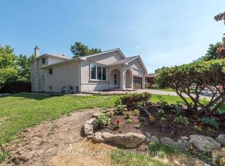 1116 Pomona Ct, Mississauga, ON L5C 1N2