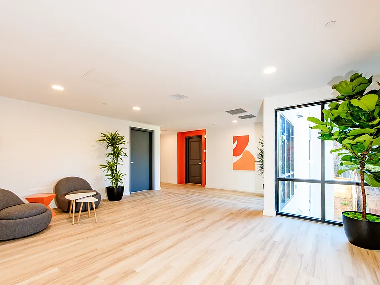 Rising Sun Apartments — Photo 26