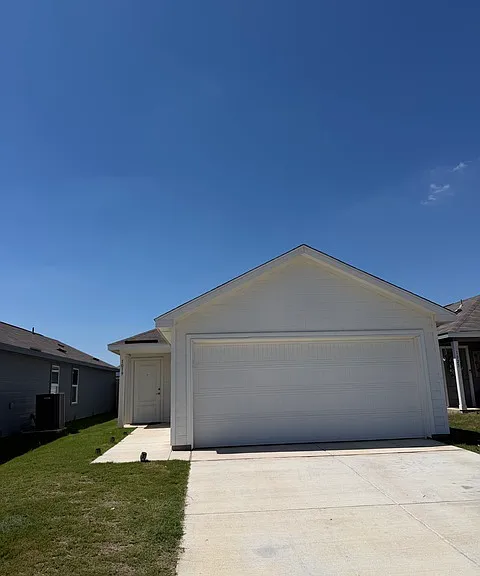 1019 Snedeker Dr — Photo 1