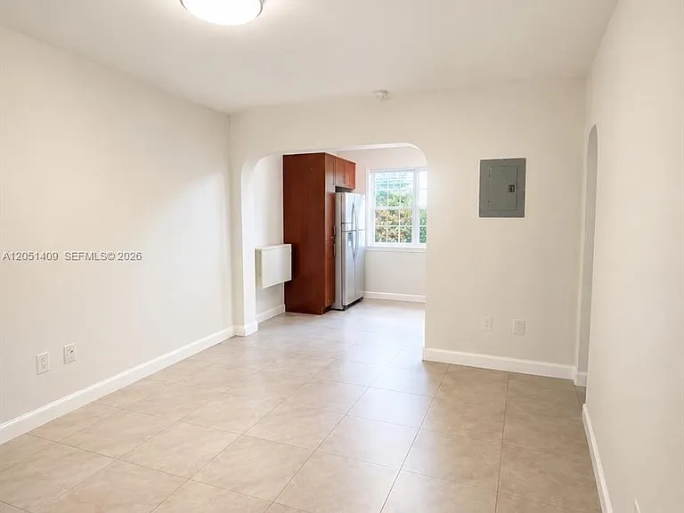 4038 SW 9th Ter #4038 — Photo 2
