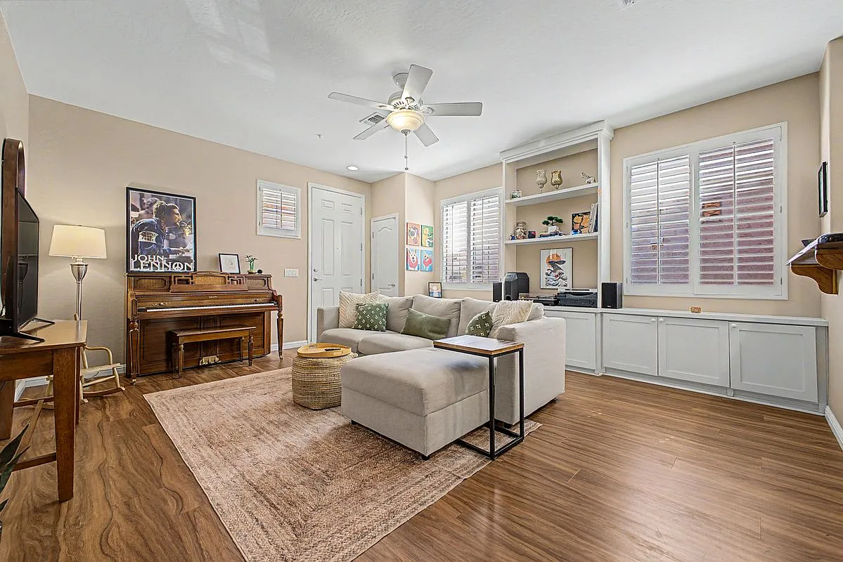 2 bed, 2.0 bath, 1214 sqft, $2,980 — Photo 3
