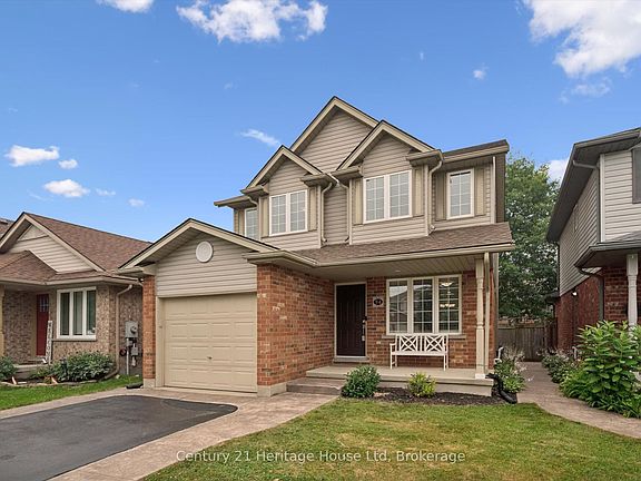 2nd image of 94 Milson Cres