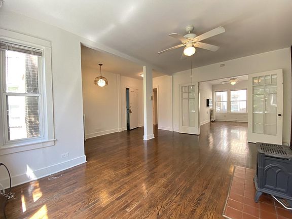 4th image of 925 W Cornelia Ave APT 2B