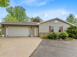 2220 W 20th Ave, Oshkosh, WI 54904