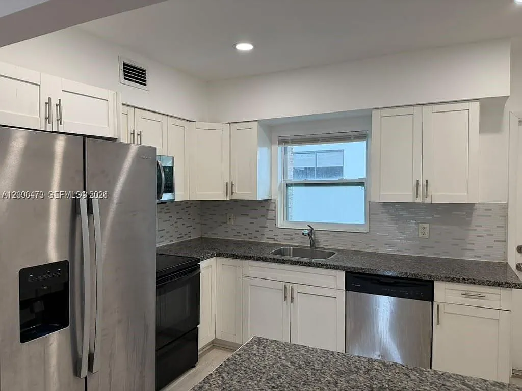 Bay Harbor Island — Photo 4