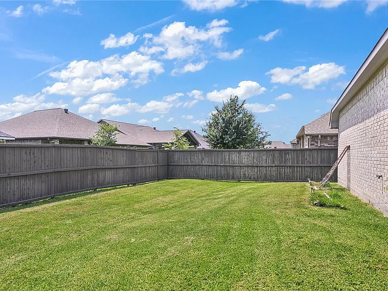4264 Harding Way — Photo 18