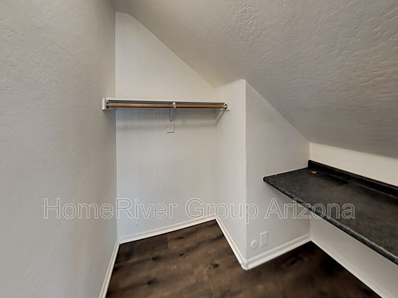 3rd image of 12422 W Valentine Ave