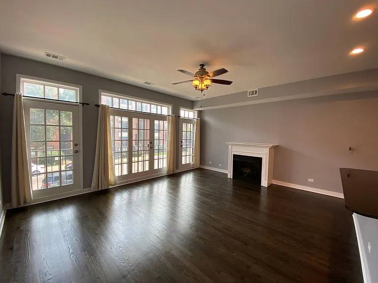 2350 W Harrison St #3 — Photo 2