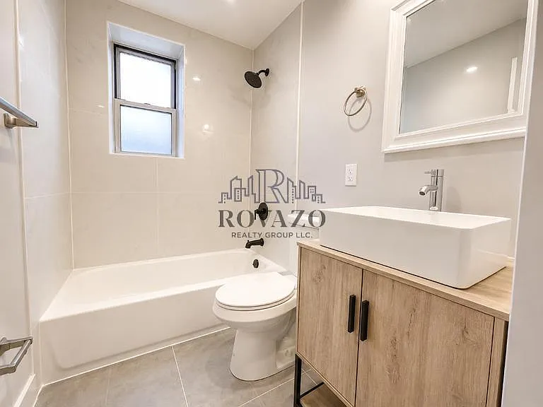 141 Park Ave — Photo 2