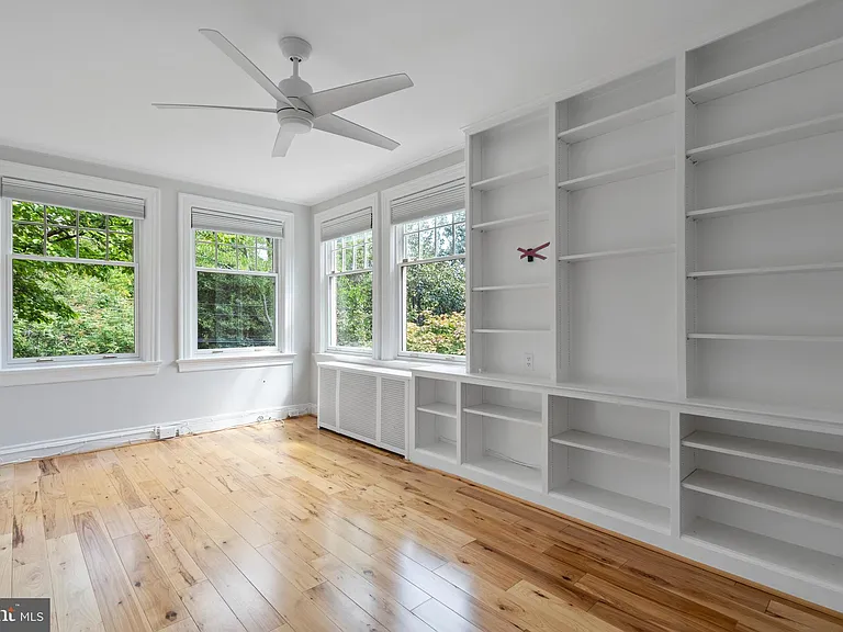 3313 Cleveland Ave NW — Photo 37