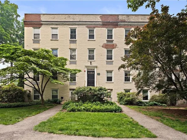 136 Woodside Green #3A, Stamford, CT 06905
