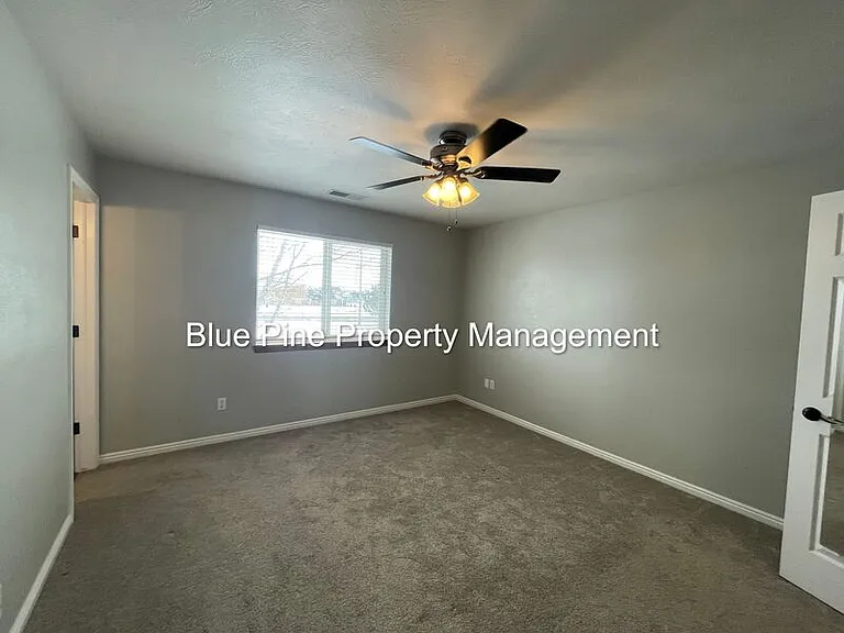1455 Fox Ct — Photo 10