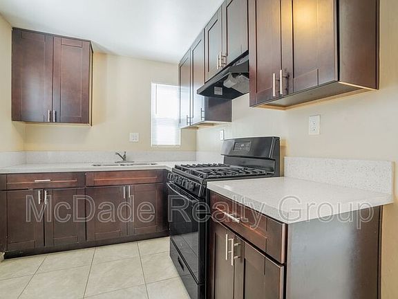 2nd image of 2130-2136 Drescher St Unit 2130
