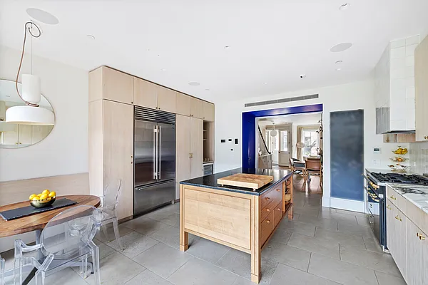 Sold by Compass | media 8