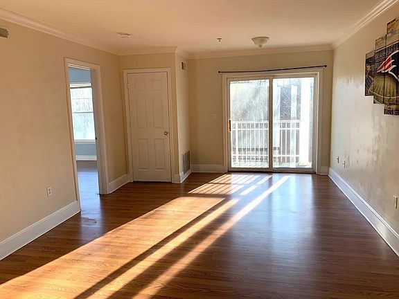 4th image of 86 E Howard St Unit 203