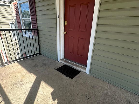 3rd image of 2618 Carr St #11