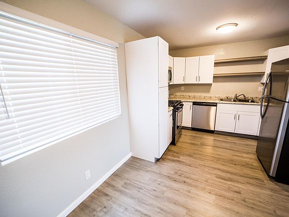 3rd image of 12223 Woodside Ave #B