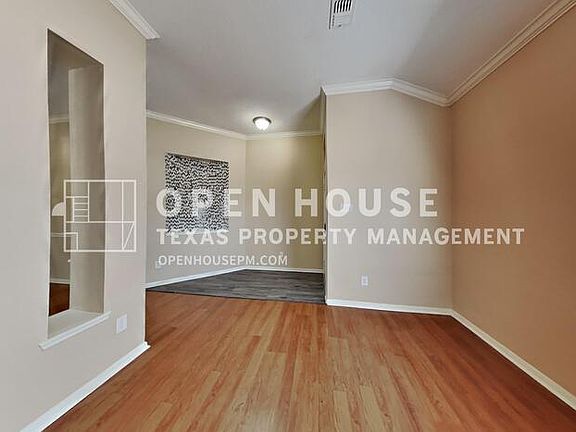 3rd image of 14518 Enola Dr