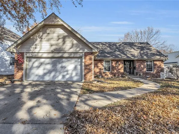 9231 England St, Overland Park, KS 66212