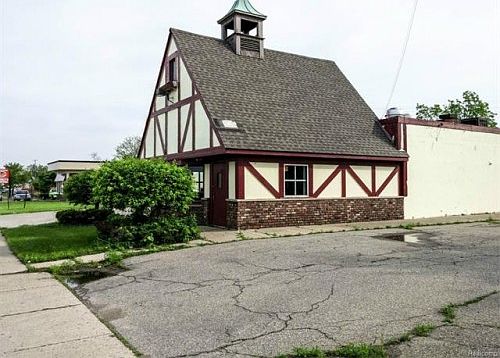3rd image of 45258 Woodward Ave