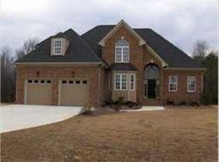 10604 Sunny Point Dr, Zebulon, NC 27597