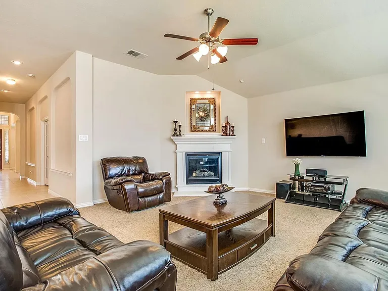 7772 Ivanhoe Dr — Photo 21
